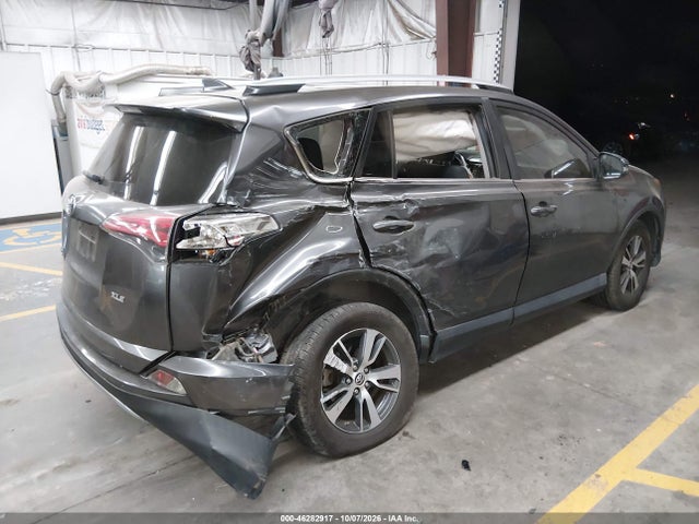 Toyota Rav4 Xle 2018 JTMWFREV5JJ186194 Image 4