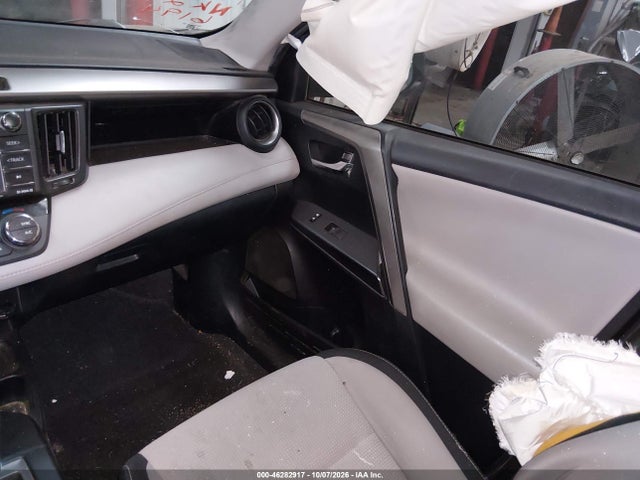 Toyota Rav4 Xle 2018 JTMWFREV5JJ186194 Image 5