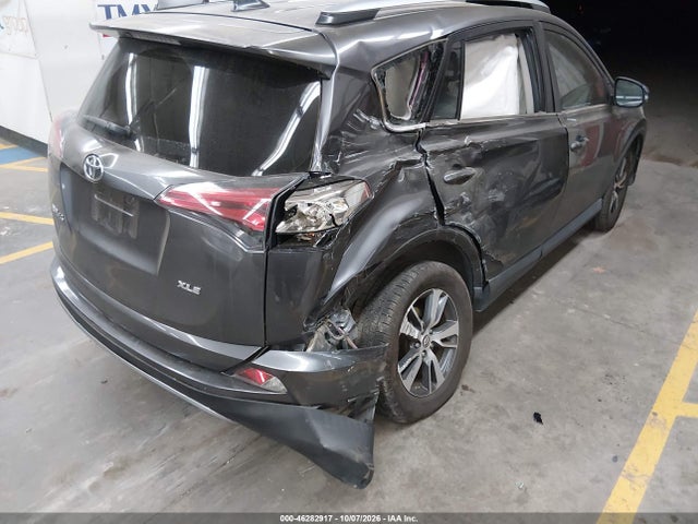 Toyota Rav4 Xle 2018 JTMWFREV5JJ186194 Image 6