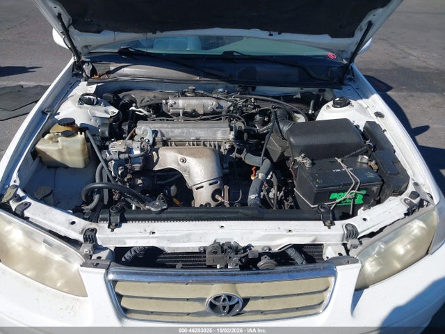 46283025 :رقم المزاد ، 4T1BG22K9YU940957 vin ، 2000 Toyota Camry Ce مزاد بيع