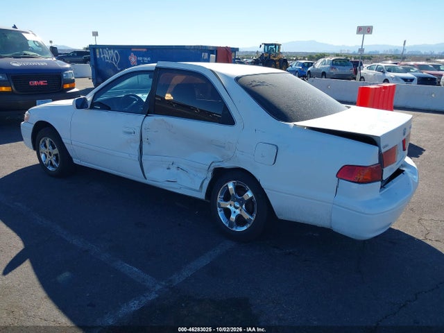 46283025 :رقم المزاد ، 4T1BG22K9YU940957 vin ، 2000 Toyota Camry Ce مزاد بيع