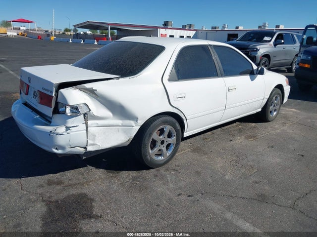 46283025 :رقم المزاد ، 4T1BG22K9YU940957 vin ، 2000 Toyota Camry Ce مزاد بيع