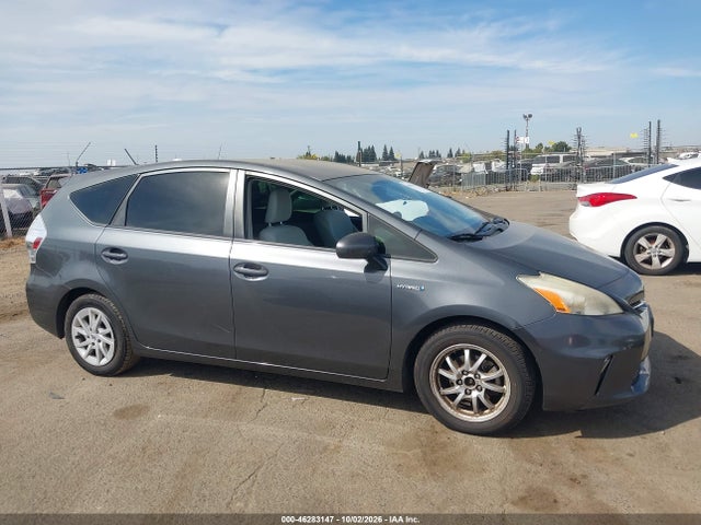 Продажа на аукционе авто 2013 Toyota Prius V Two, vin: JTDZN3EU7D3252385, номер лота: 46283147