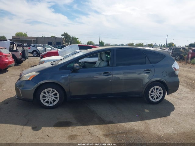 Продажа на аукционе авто 2013 Toyota Prius V Two, vin: JTDZN3EU7D3252385, номер лота: 46283147