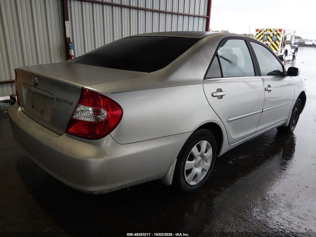 2004 Toyota Camry Le მანქანა იყიდება აუქციონზე, vin: JTDBE32K740245796, აუქციონის ნომერი: 46283217