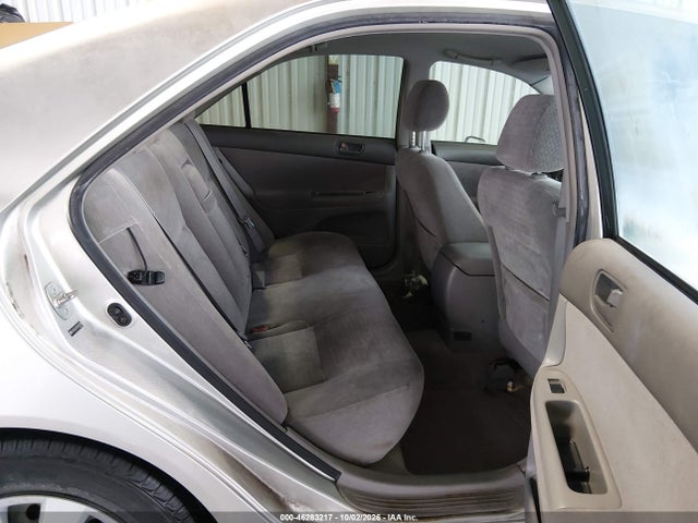 2004 Toyota Camry Le მანქანა იყიდება აუქციონზე, vin: JTDBE32K740245796, აუქციონის ნომერი: 46283217