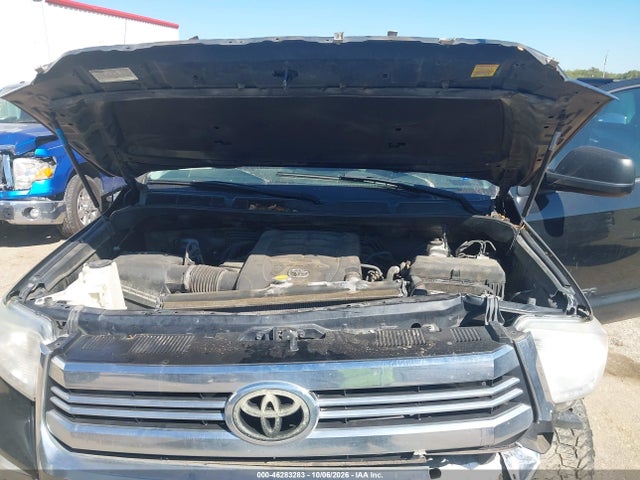 46283283 :رقم المزاد ، 5TFEM5F17HX110585 vin ، 2017 Toyota Tundra Sr5 4.6l V8 مزاد بيع