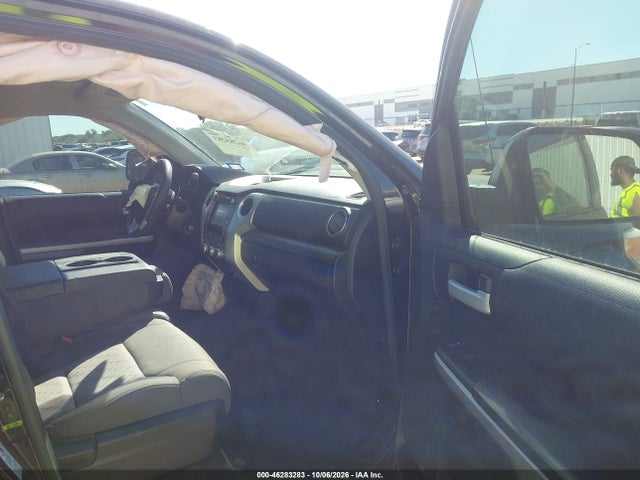 46283283 :رقم المزاد ، 5TFEM5F17HX110585 vin ، 2017 Toyota Tundra Sr5 4.6l V8 مزاد بيع