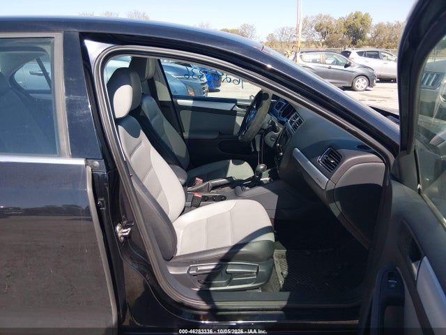 46283336 :رقم المزاد ، 3VW637AJ9GM344934 vin ، 2016 Volkswagen Jetta Hybrid Sel Premium مزاد بيع