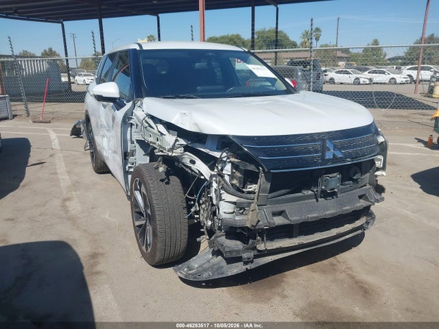 Mitsubishi Outlander Se 2.5 2wd/se Black Edition 2wd/se Special Edition 2wd 2023 JA4J3UA82PZ022394 главное изображение