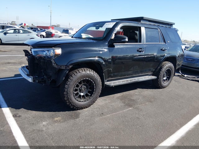 Toyota 4runner Sr5 Premium 2018 JTEZU5JR2J5182600 Image 2