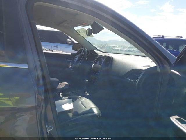 46283659 :رقم المزاد ، 1C4PJLLN3KD119497 vin ، 2019 Jeep Cherokee Latitude Plus Fwd مزاد بيع