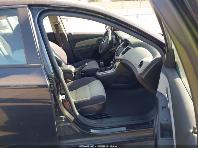 Продажа на аукционе авто 2015 Chevrolet Cruze Ls Manual, vin: 1G1PB5SG0F7156872, номер лота: 46283922