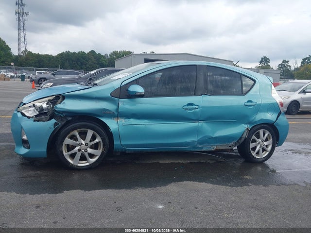 46284031 :رقم المزاد ، JTDKDTB37E1063734 vin ، 2014 Toyota Prius C Four مزاد بيع