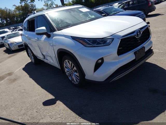 2023 Toyota Highlander Hybrid Platinum მანქანა იყიდება აუქციონზე, vin: 5TDFARAH9PS022831, აუქციონის ნომერი: 46284117