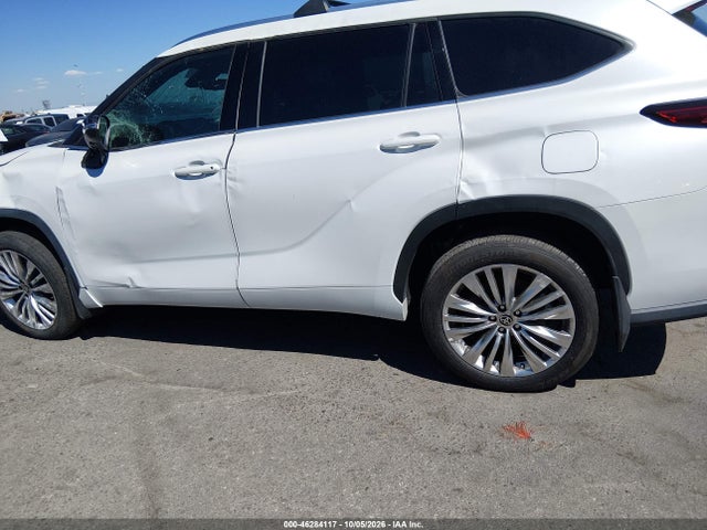 2023 Toyota Highlander Hybrid Platinum მანქანა იყიდება აუქციონზე, vin: 5TDFARAH9PS022831, აუქციონის ნომერი: 46284117