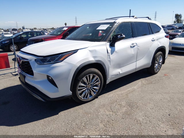 2023 Toyota Highlander Hybrid Platinum მანქანა იყიდება აუქციონზე, vin: 5TDFARAH9PS022831, აუქციონის ნომერი: 46284117