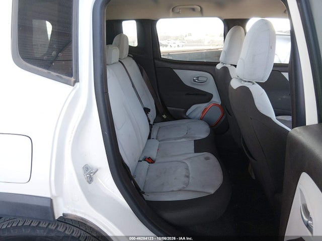 2015 Jeep Renegade Latitude მანქანა იყიდება აუქციონზე, vin: ZACCJABT0FPC01326, აუქციონის ნომერი: 46284123