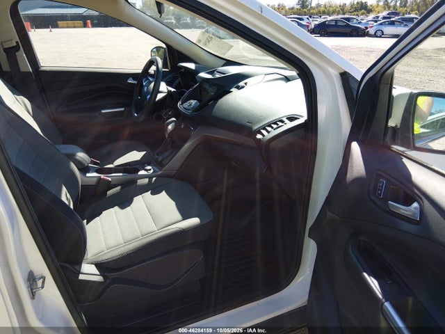 46284159 :رقم المزاد ، 1FMCU9GX1GUA75202 vin ، 2016 Ford Escape Se مزاد بيع