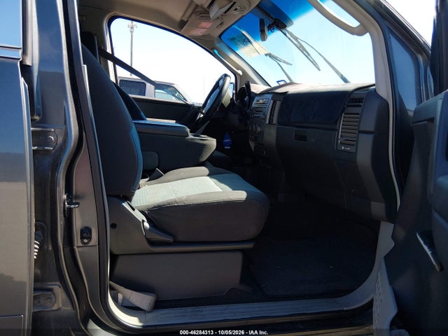 46284313 :رقم المزاد ، 1N6AA07A24N565615 vin ، 2004 Nissan Titan Se مزاد بيع