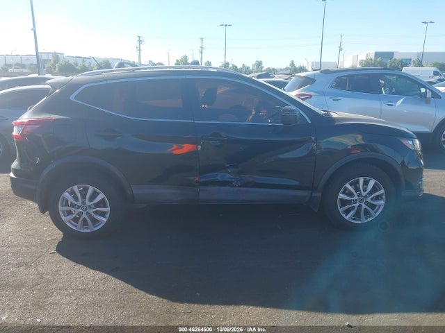 46284500 :رقم المزاد ، JN1BJ1CV4LW251403 vin ، 2020 Nissan Rogue Sport Sv Fwd Xtronic Cvt مزاد بيع
