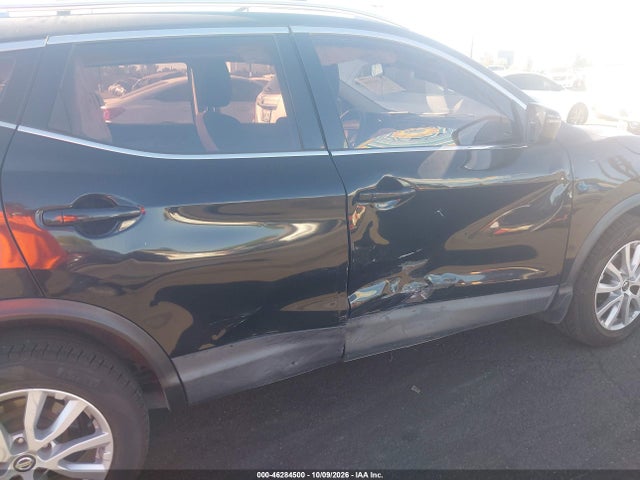 46284500 :رقم المزاد ، JN1BJ1CV4LW251403 vin ، 2020 Nissan Rogue Sport Sv Fwd Xtronic Cvt مزاد بيع
