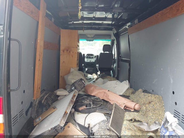 46284746 :رقم المزاد ، WD2PD644945656899 vin ، 2004 Dodge Sprinter Van 2500 مزاد بيع