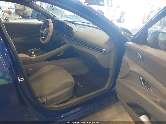 46285235 :رقم المزاد ، 5NPLM4AG2NH073918 vin ، 2022 Hyundai Elantra Sel مزاد بيع