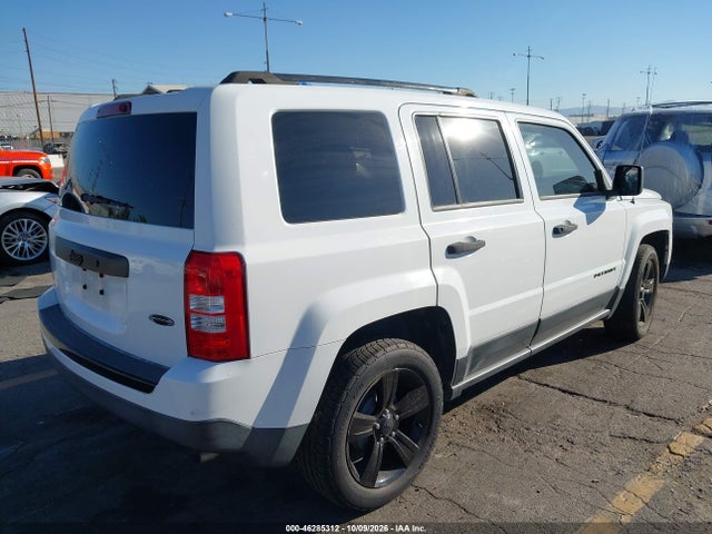 1C4NJPBA1FD377911 Jeep Patriot Altitude Edition