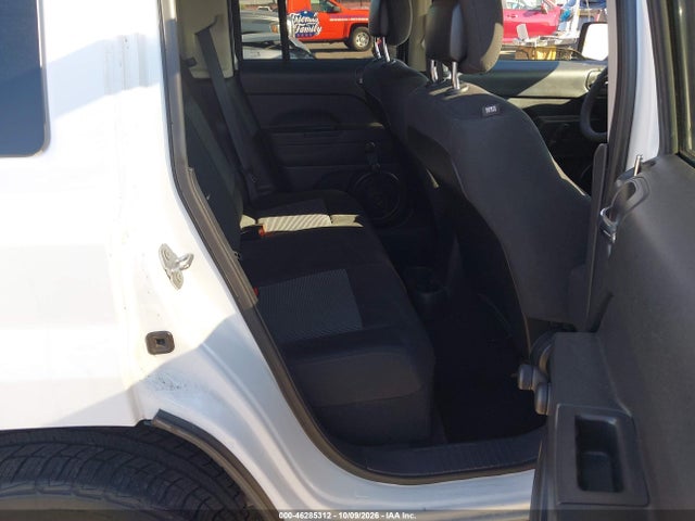 1C4NJPBA1FD377911 Jeep Patriot Altitude Edition