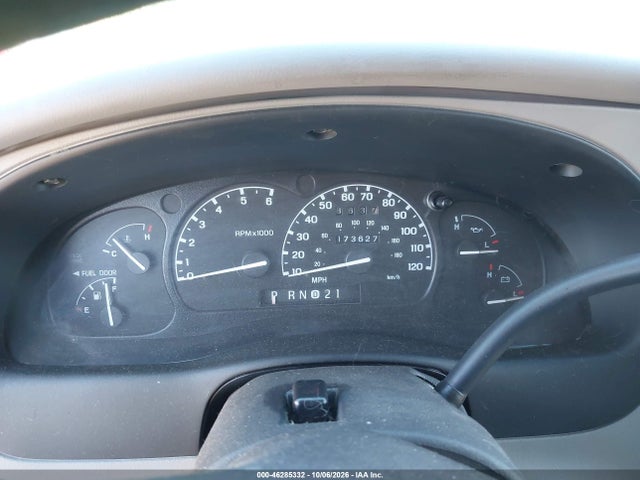 1999 Ford Explorer Eddie Bauer/limited/xlt მანქანა იყიდება აუქციონზე, vin: 1FMZU34E2XZA65310, აუქციონის ნომერი: 46285332