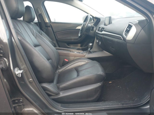 Продаж на аукціоні авто 2018 Mazda Mazda3 5-door Touring, vin: 3MZBN1L3XJM211904, номер лоту: 46285809