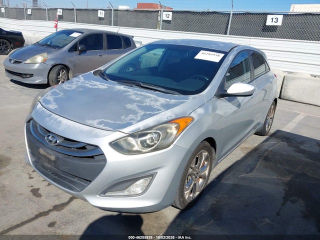 2013 Hyundai Elantra Gt მანქანა იყიდება აუქციონზე, vin: KMHD35LEXDU117267, აუქციონის ნომერი: 46285938