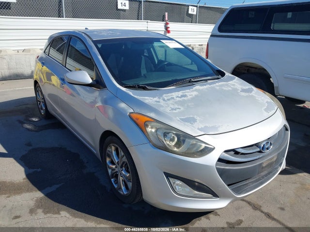 2013 Hyundai Elantra Gt მანქანა იყიდება აუქციონზე, vin: KMHD35LEXDU117267, აუქციონის ნომერი: 46285938