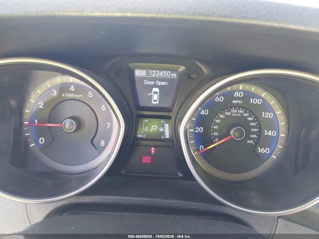 2013 Hyundai Elantra Gt მანქანა იყიდება აუქციონზე, vin: KMHD35LEXDU117267, აუქციონის ნომერი: 46285938