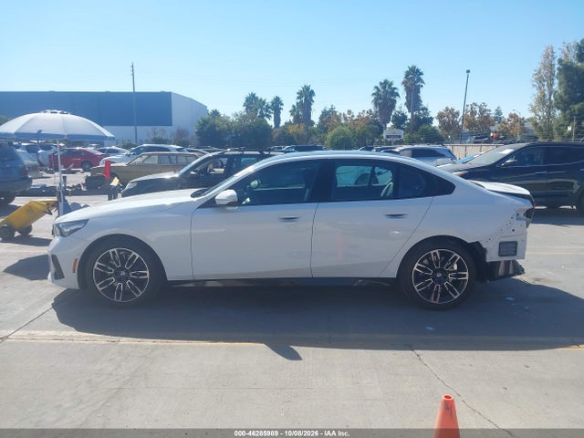 BMW 530i Xdrive 2027 WBA53FJ04VCY24620 Image 15