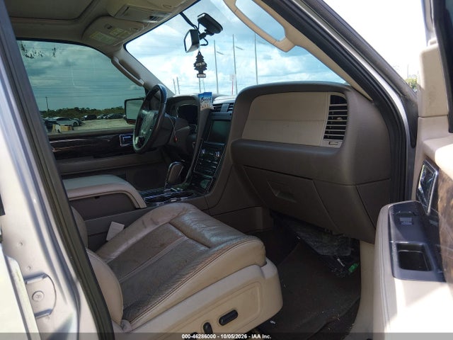 46286000 :رقم المزاد ، 5LMJJ2JT0FEJ15045 vin ، 2015 Lincoln Navigator مزاد بيع
