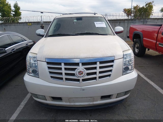 46286068 :رقم المزاد ، 1GYS4HEF6DR256065 vin ، 2013 Cadillac Escalade Esv Luxury مزاد بيع