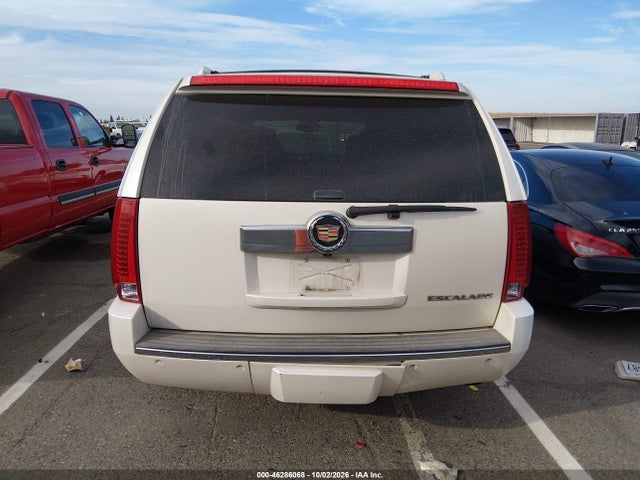 46286068 :رقم المزاد ، 1GYS4HEF6DR256065 vin ، 2013 Cadillac Escalade Esv Luxury مزاد بيع