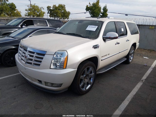46286068 :رقم المزاد ، 1GYS4HEF6DR256065 vin ، 2013 Cadillac Escalade Esv Luxury مزاد بيع