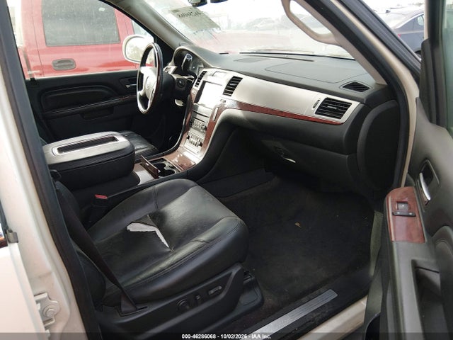 46286068 :رقم المزاد ، 1GYS4HEF6DR256065 vin ، 2013 Cadillac Escalade Esv Luxury مزاد بيع