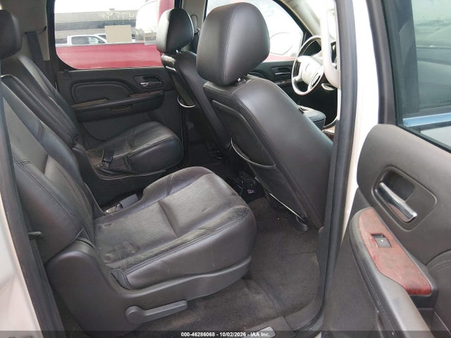46286068 :رقم المزاد ، 1GYS4HEF6DR256065 vin ، 2013 Cadillac Escalade Esv Luxury مزاد بيع
