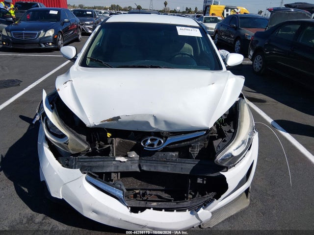 5NPDH4AE0FH563816 Hyundai ELANTRA SE