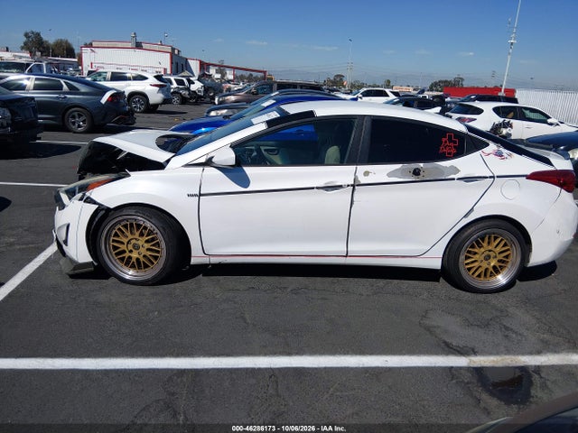 5NPDH4AE0FH563816 Hyundai ELANTRA SE