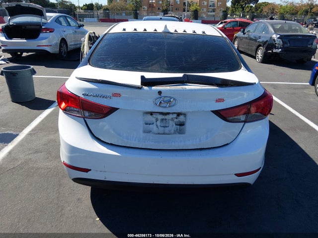 5NPDH4AE0FH563816 Hyundai ELANTRA SE
