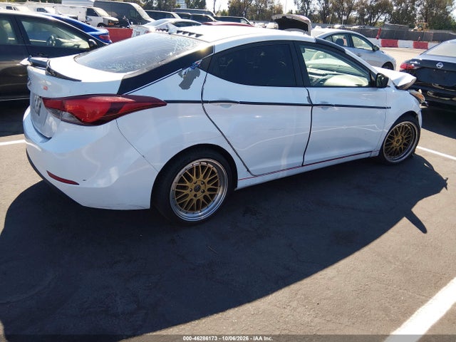 5NPDH4AE0FH563816 Hyundai ELANTRA SE