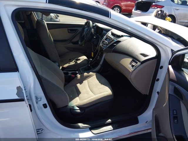 5NPDH4AE0FH563816 Hyundai ELANTRA SE