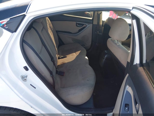 5NPDH4AE0FH563816 Hyundai ELANTRA SE