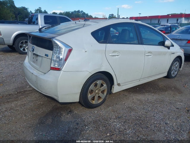 46286190 :رقم المزاد ، JTDKN3DU4B1323375 vin ، 2011 Toyota Prius Three مزاد بيع