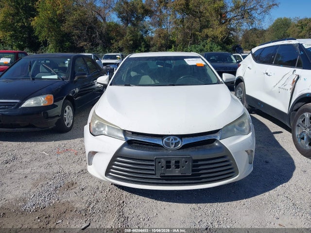 46286453 :رقم المزاد ، 4T4BF1FK1FR506025 vin ، 2015 Toyota Camry Le مزاد بيع